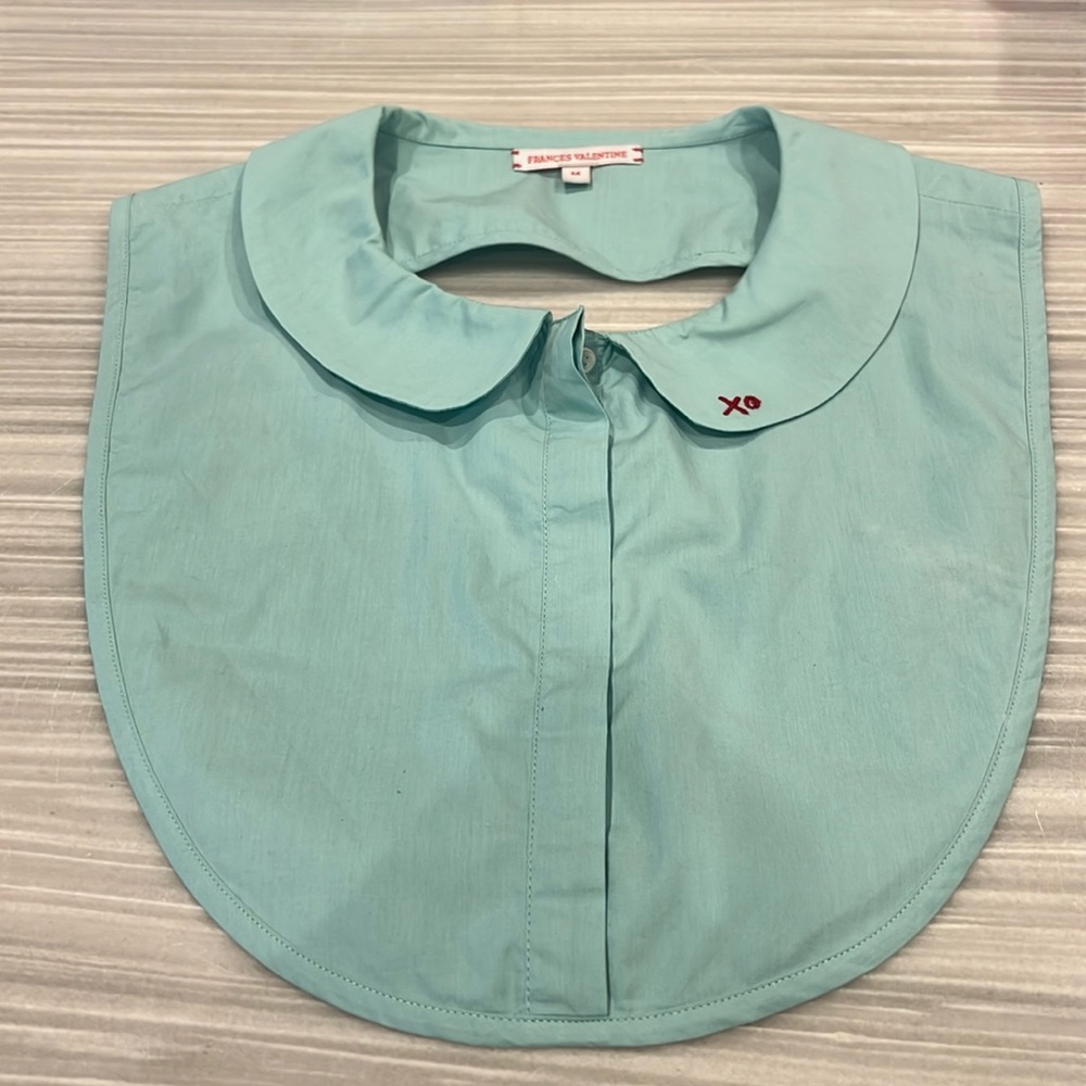 France’s valentine dickie collar